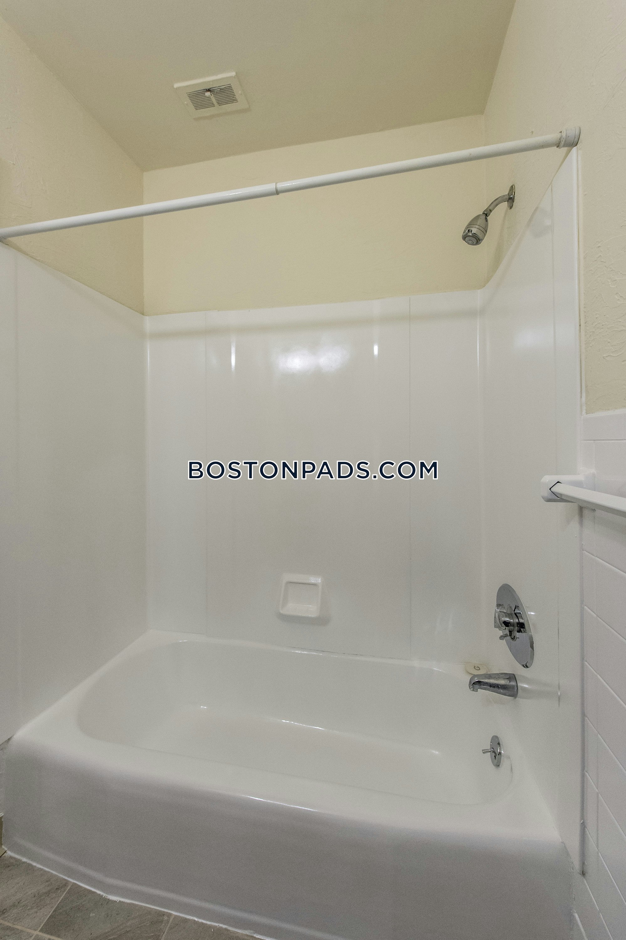 Woburn - 1 Beds, 1 Baths