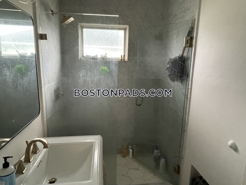 MEDFORD - TUFTS - 4 Beds, 1 Bath - Image 61