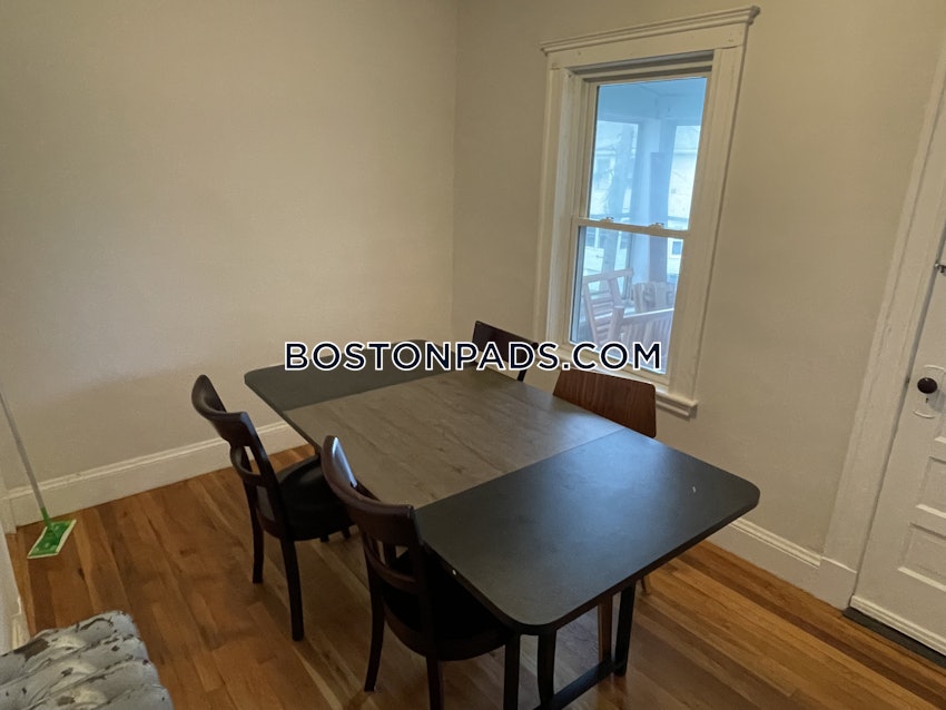 MEDFORD - TUFTS - 4 Beds, 1 Bath - Image 38