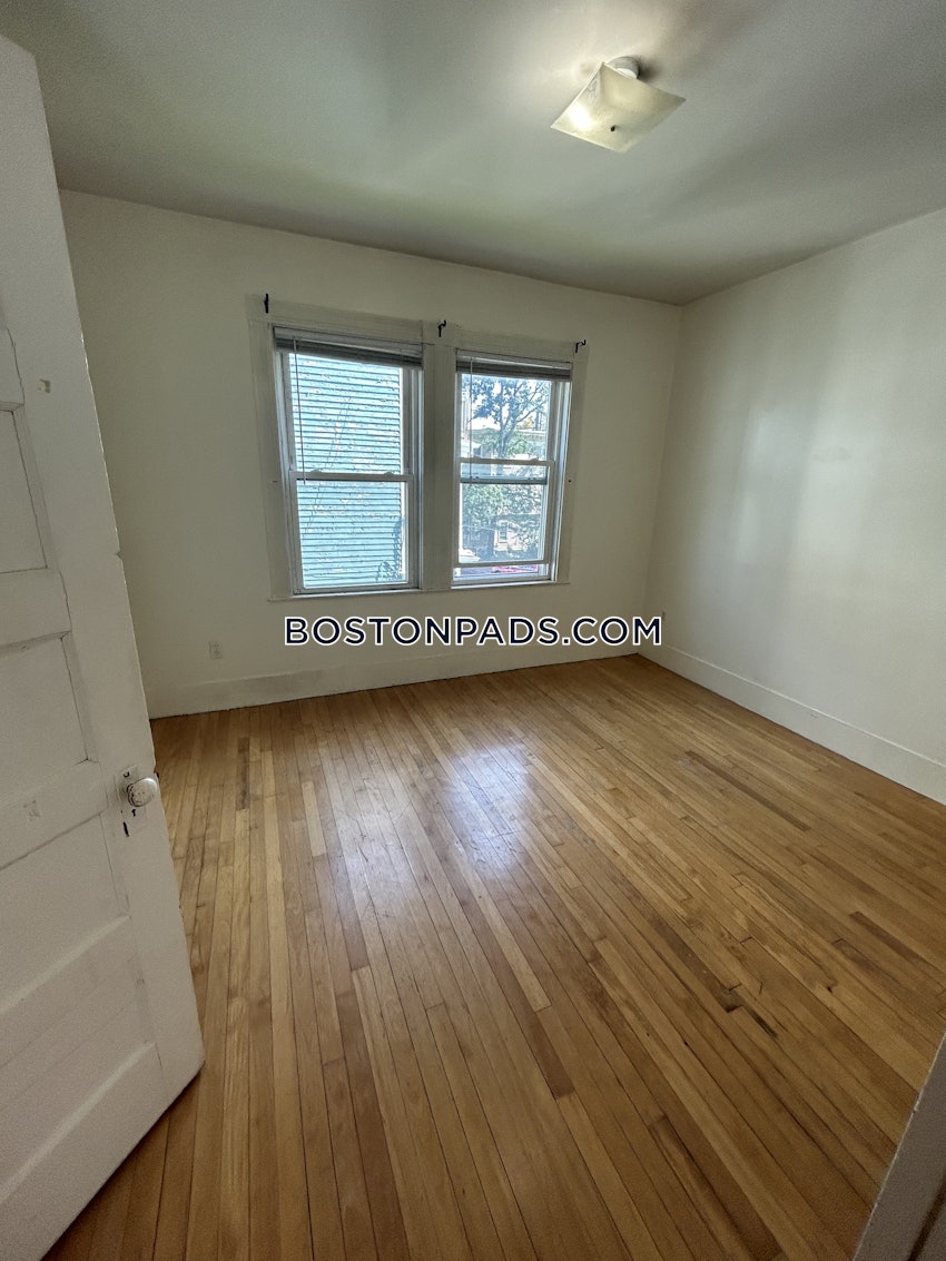 BOSTON - BRIGHTON - OAK SQUARE - 4 Beds, 1 Bath - Image 25