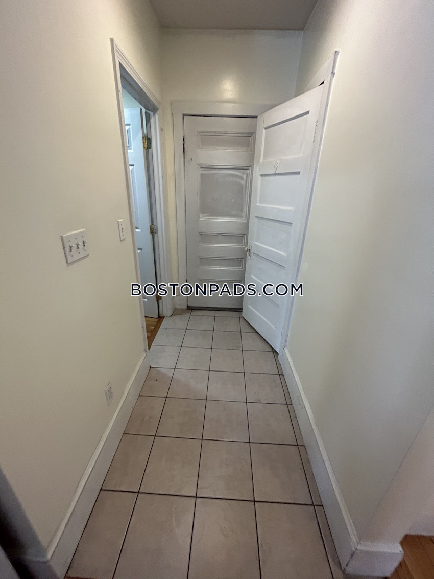 BOSTON - BRIGHTON - OAK SQUARE - 4 Beds, 1 Bath - Image 21