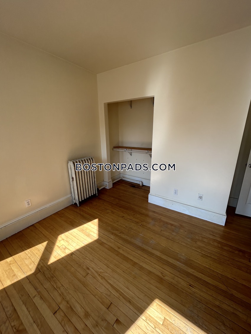 BOSTON - BRIGHTON - OAK SQUARE - 4 Beds, 1 Bath - Image 20