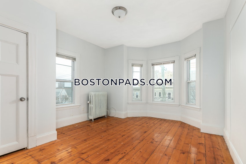 SOMERVILLE - SPRING HILL - 4 Beds, 1 Bath - Image 9