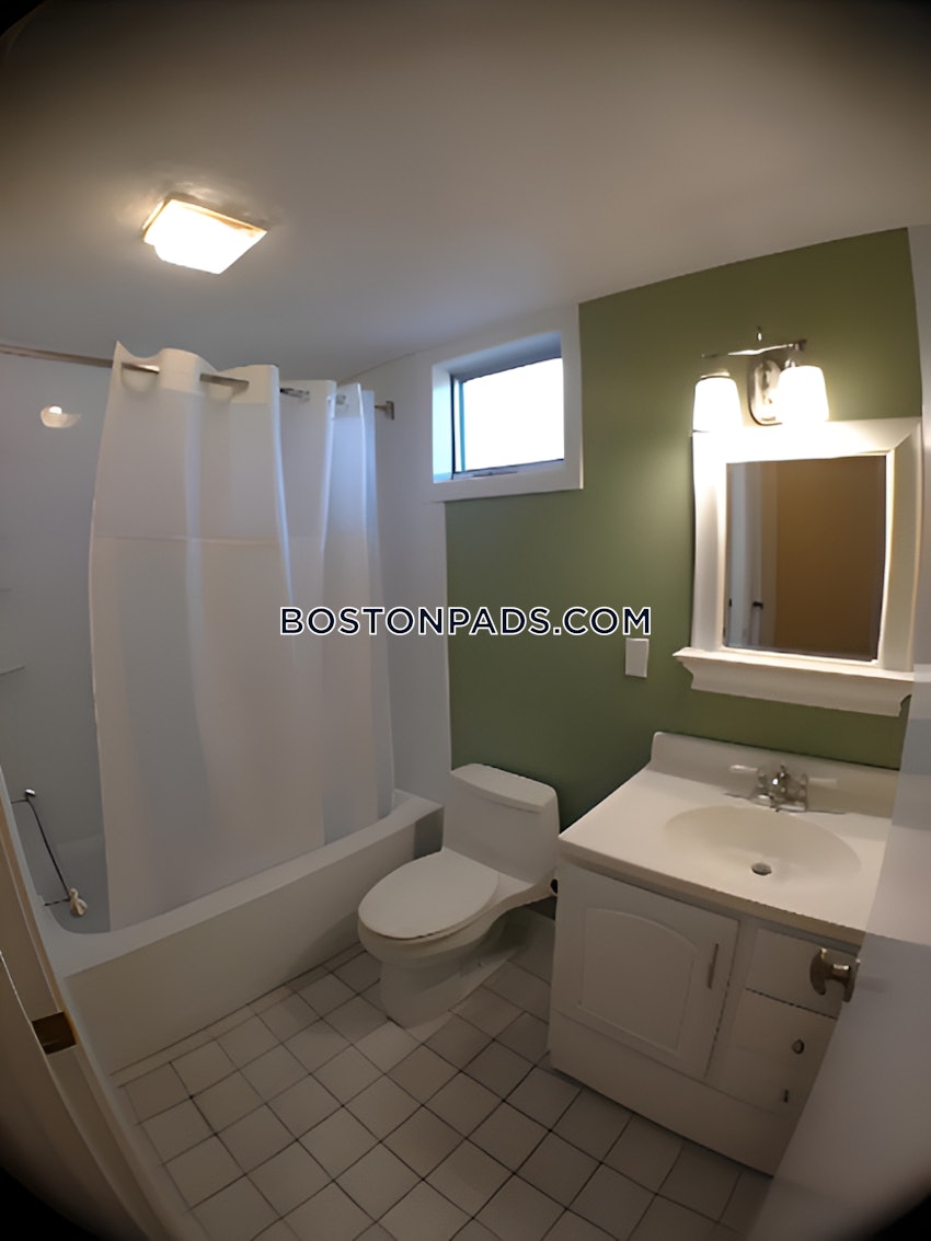 MEDFORD - TUFTS - 2 Beds, 2 Baths - Image 13