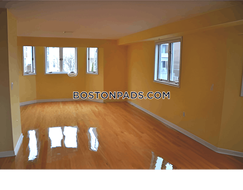 MEDFORD - TUFTS - 2 Beds, 2 Baths - Image 10