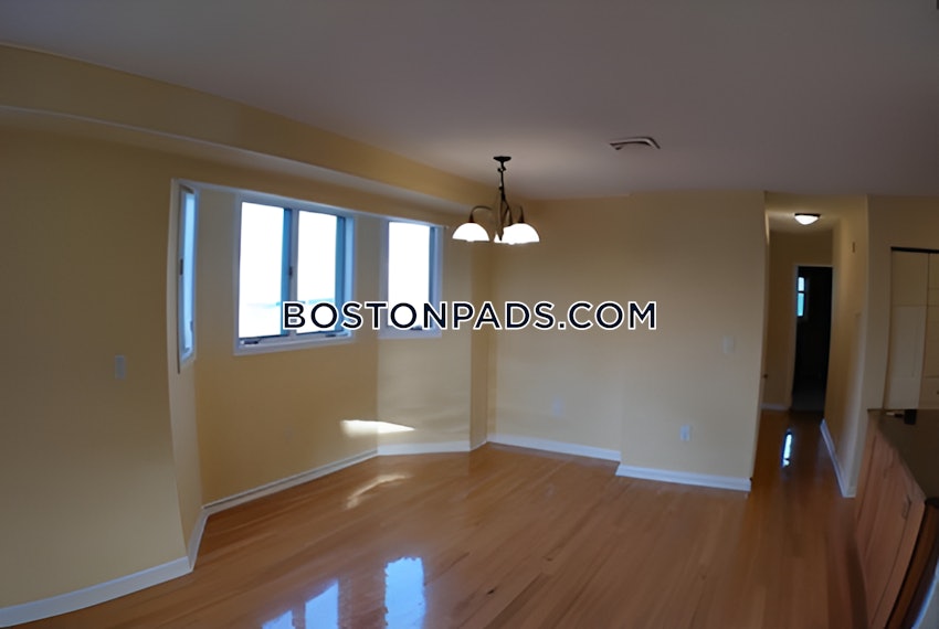 MEDFORD - TUFTS - 2 Beds, 2 Baths - Image 6