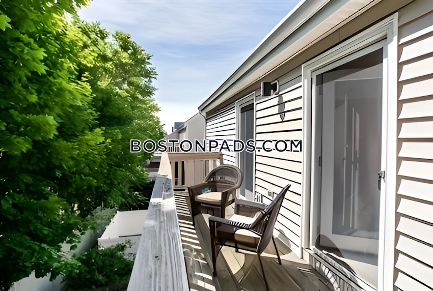 MEDFORD - TUFTS - 2 Beds, 2 Baths - Image 7