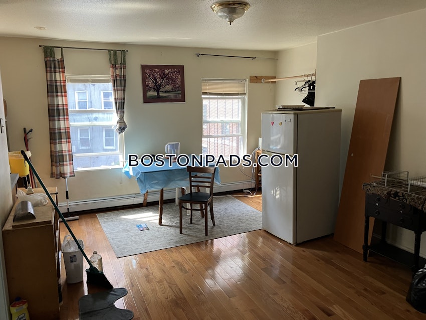 BOSTON - CHINATOWN - 2 Beds, 1 Bath - Image 14