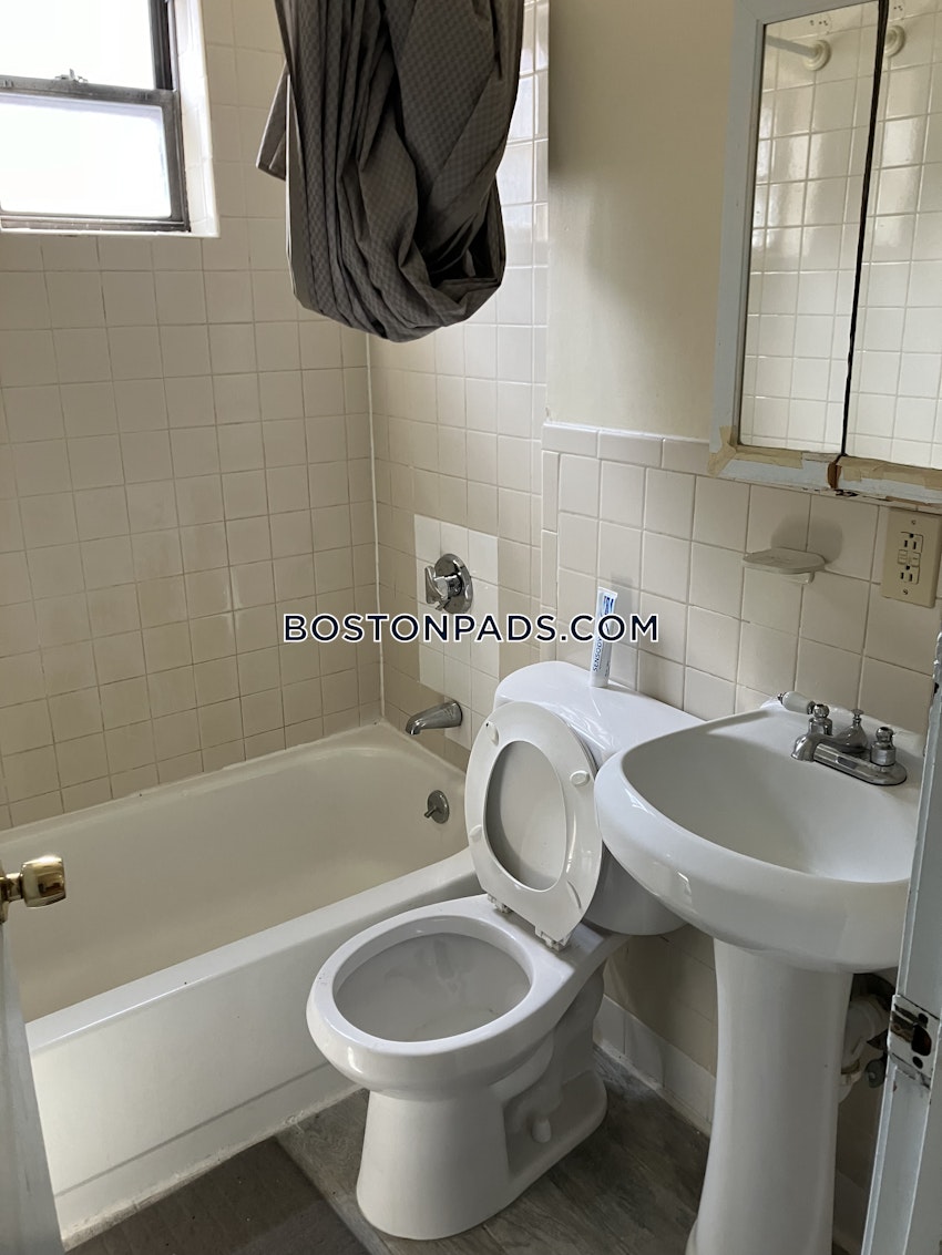 BOSTON - CHINATOWN - 2 Beds, 1 Bath - Image 17