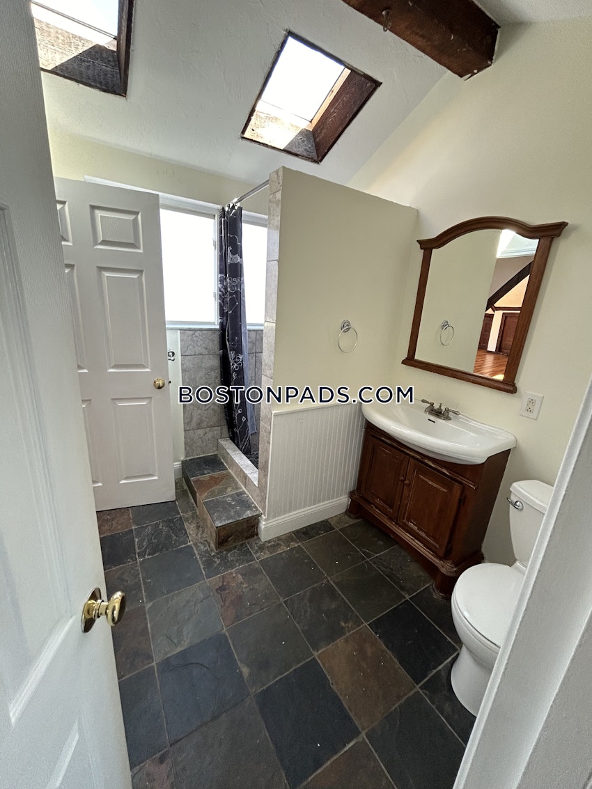 MEDFORD - MEDFORD SQUARE - 5 Beds, 2 Baths - Image 25