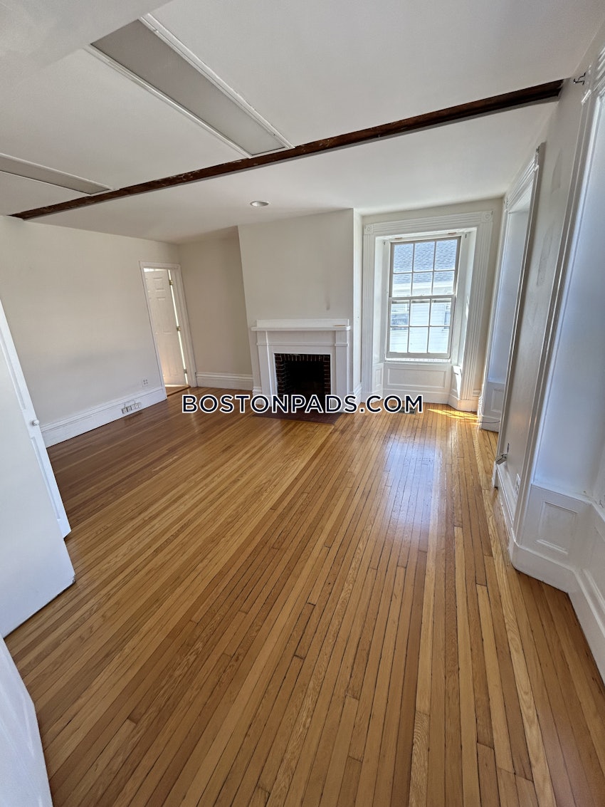 MEDFORD - MEDFORD SQUARE - 5 Beds, 2 Baths - Image 20