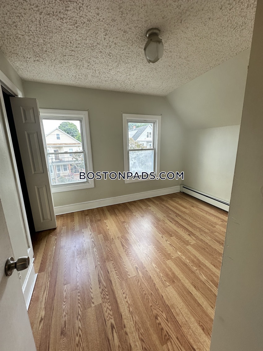 MEDFORD - TUFTS - 4 Beds, 2 Baths - Image 28