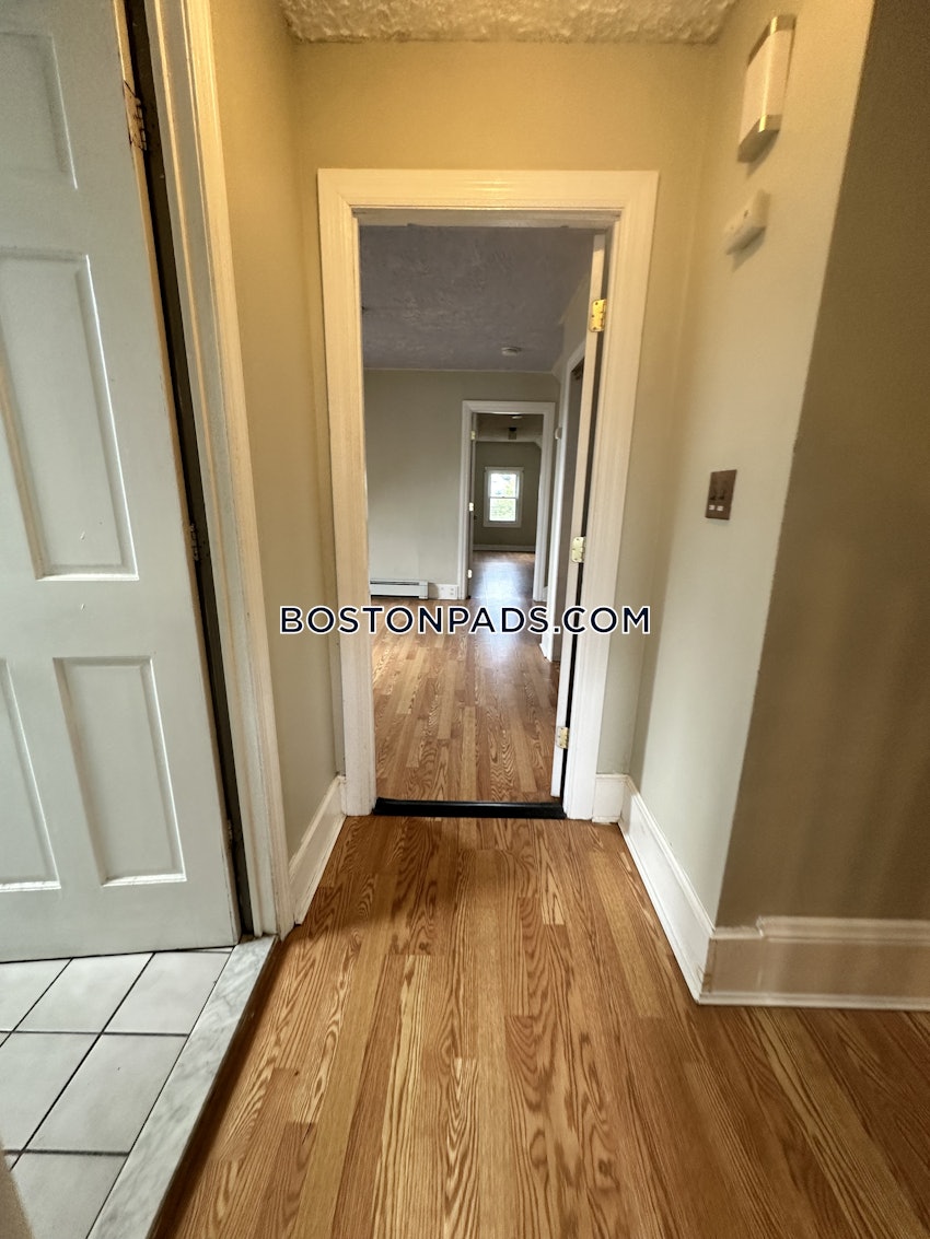 MEDFORD - TUFTS - 4 Beds, 2 Baths - Image 27