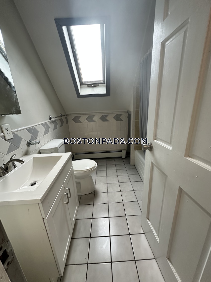 MEDFORD - TUFTS - 4 Beds, 2 Baths - Image 32