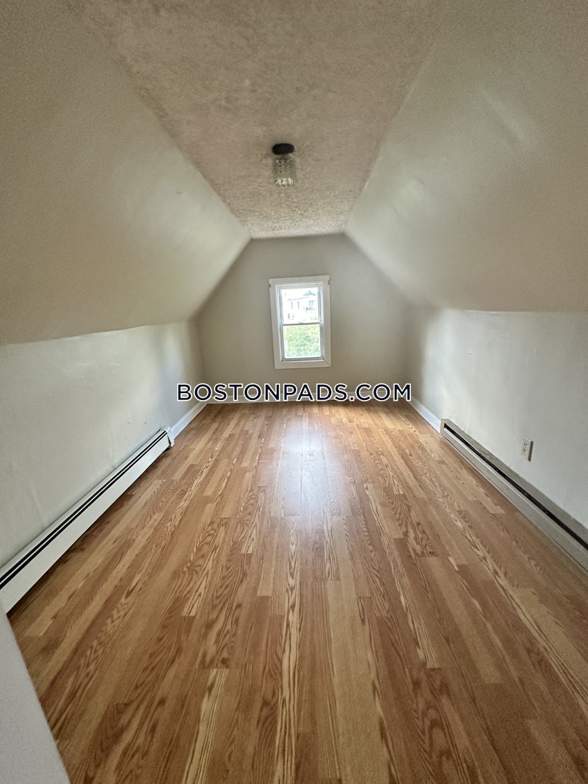 MEDFORD - TUFTS - 4 Beds, 2 Baths - Image 21