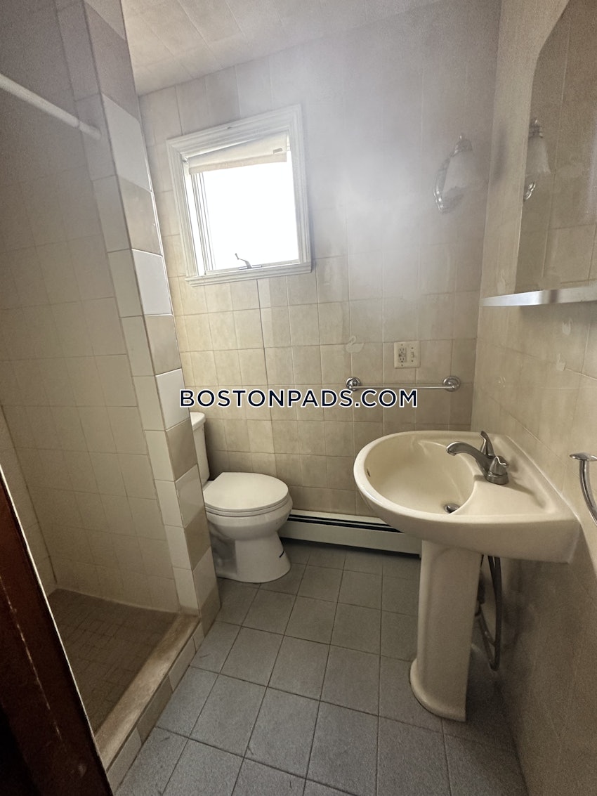 MEDFORD - TUFTS - 4 Beds, 2 Baths - Image 30