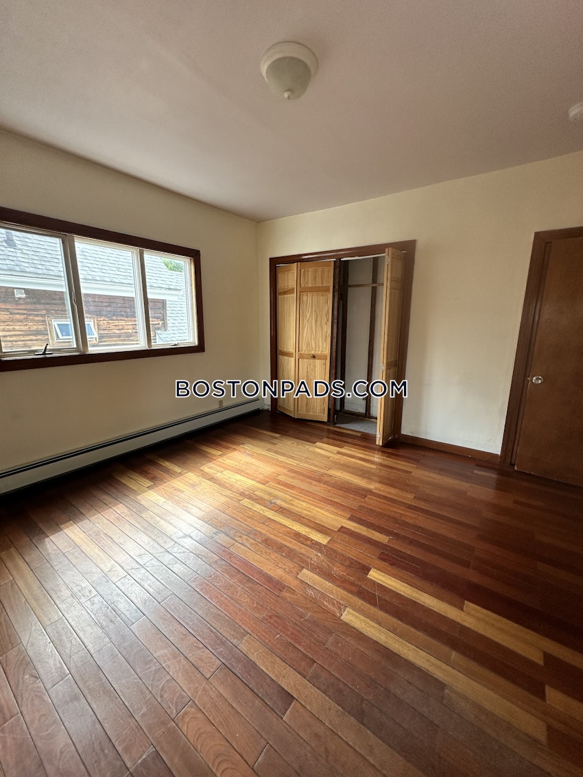 MEDFORD - TUFTS - 4 Beds, 2 Baths - Image 19