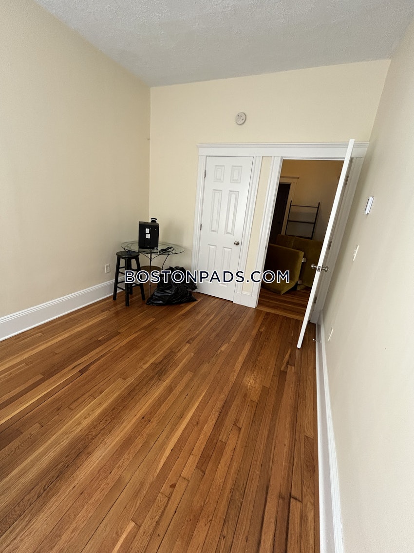 BOSTON - MISSION HILL - 2 Beds, 1 Bath - Image 8