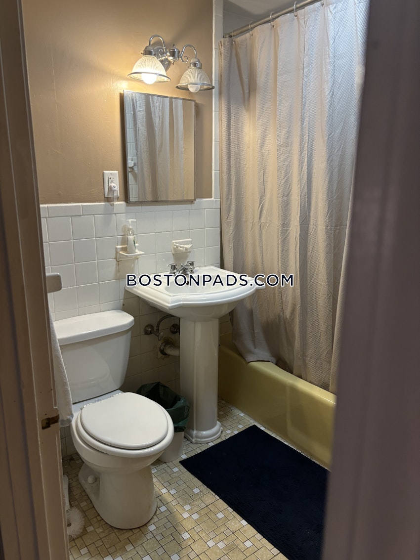 BOSTON - NORTH END - 2 Beds, 1 Bath - Image 10