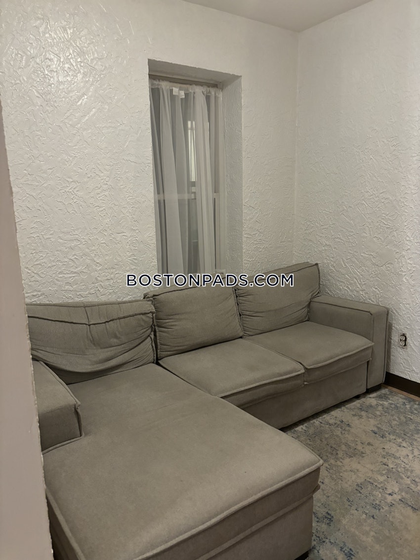 BOSTON - NORTH END - 2 Beds, 1 Bath - Image 2