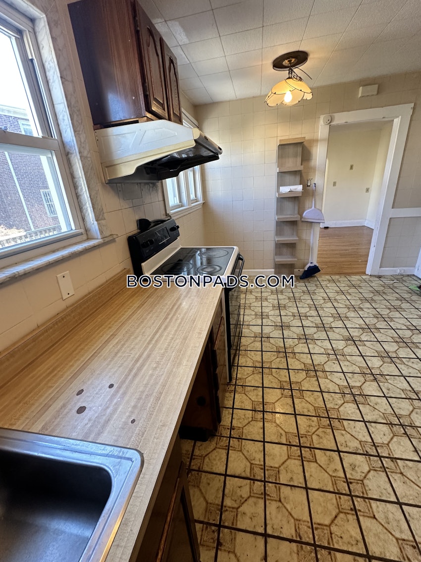 BOSTON - BRIGHTON - CLEVELAND CIRCLE - 4 Beds, 1 Bath - Image 16