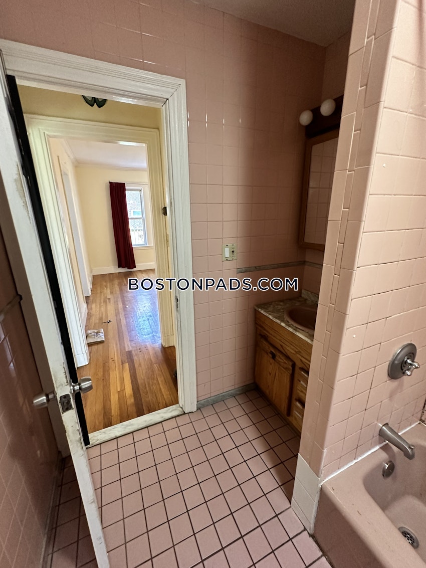 BOSTON - BRIGHTON - CLEVELAND CIRCLE - 4 Beds, 1 Bath - Image 123