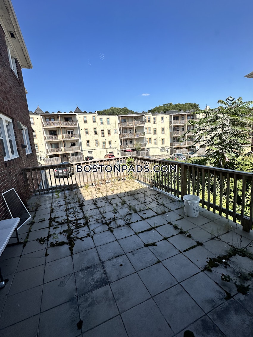 BOSTON - BRIGHTON - CLEVELAND CIRCLE - 4 Beds, 1 Bath - Image 50