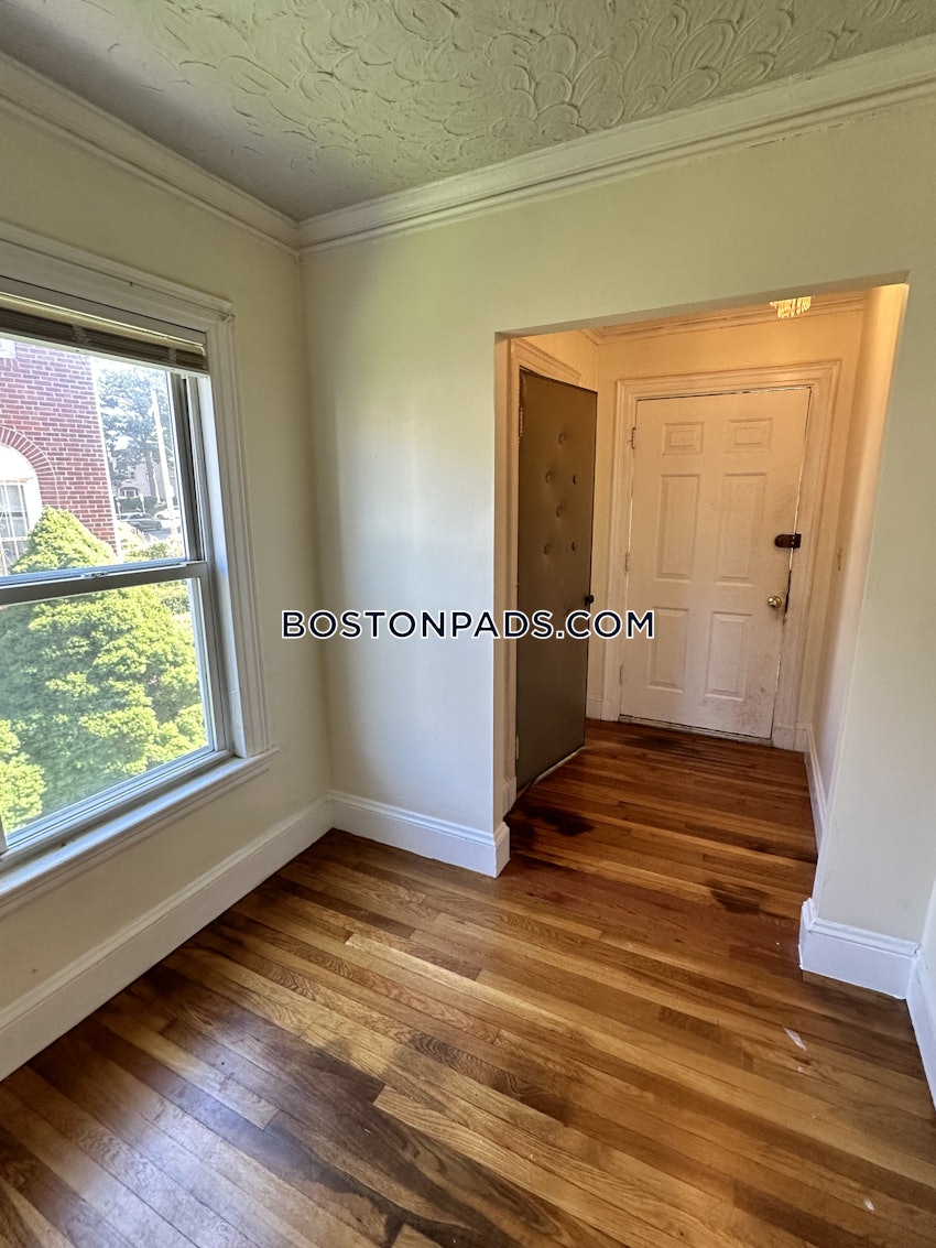 BOSTON - BRIGHTON - CLEVELAND CIRCLE - 4 Beds, 1 Bath - Image 47