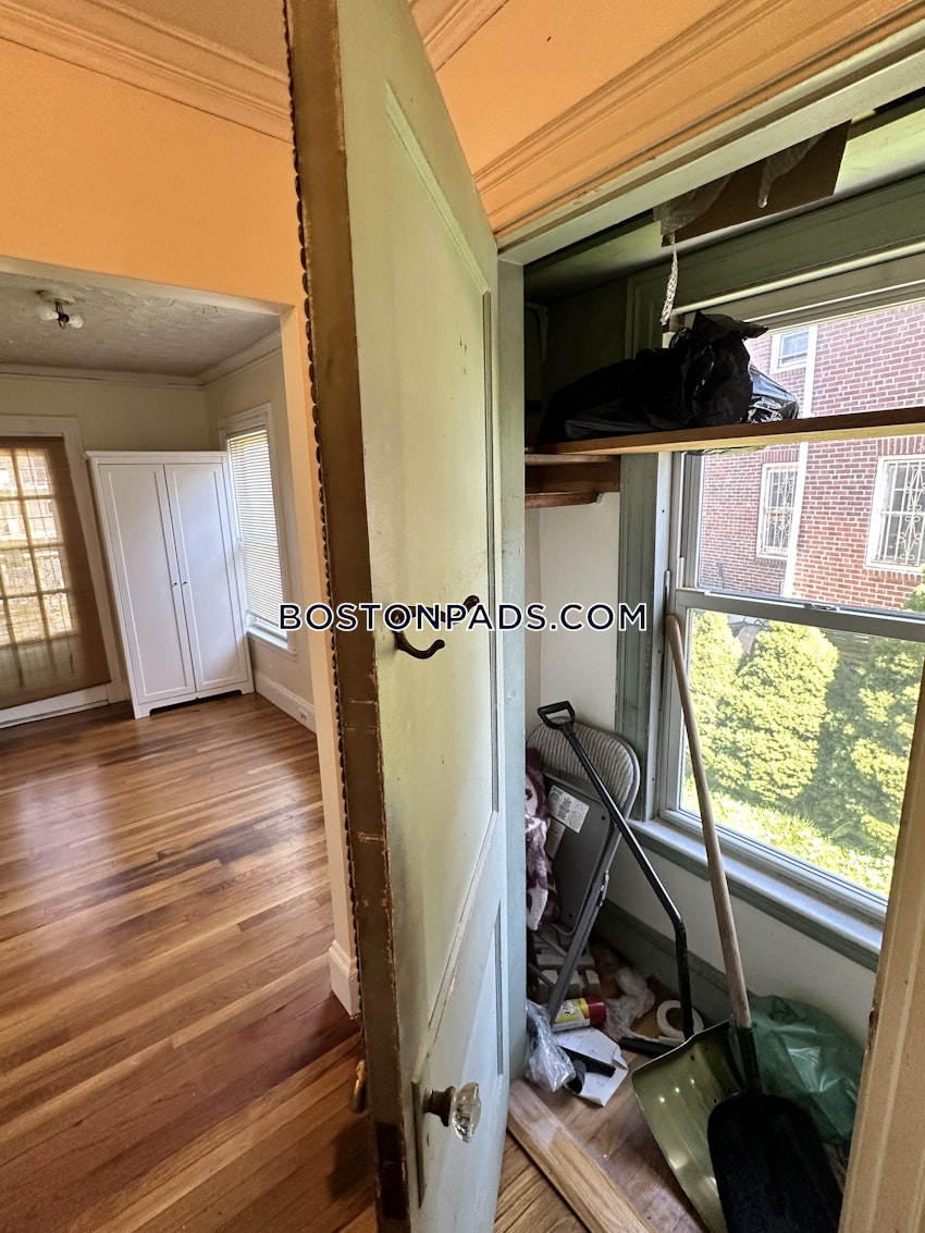 BOSTON - BRIGHTON - CLEVELAND CIRCLE - 4 Beds, 1 Bath - Image 46