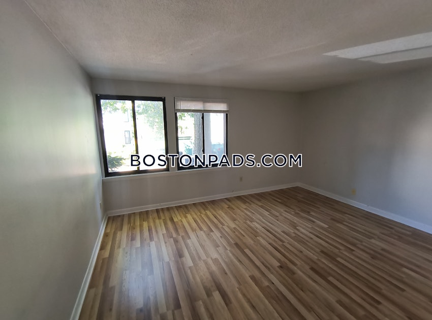 CAMBRIDGE - PORTER SQUARE - 3 Beds, 2 Baths - Image 40