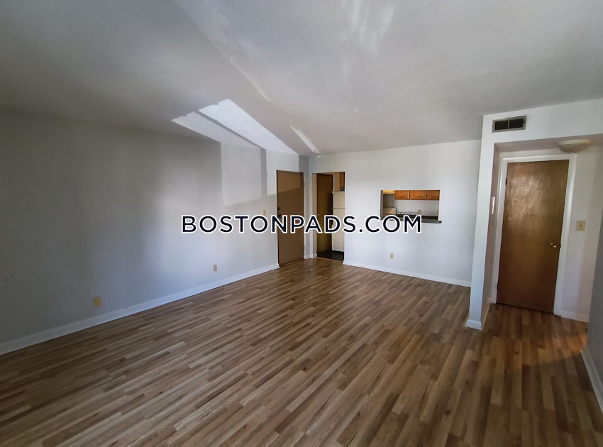 CAMBRIDGE - PORTER SQUARE - 3 Beds, 2 Baths - Image 39