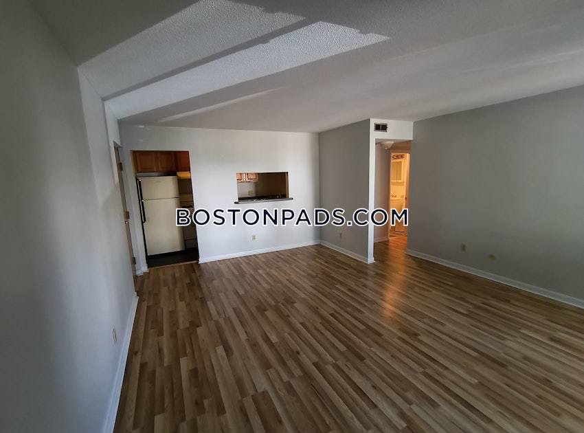 CAMBRIDGE - PORTER SQUARE - 3 Beds, 2 Baths - Image 37