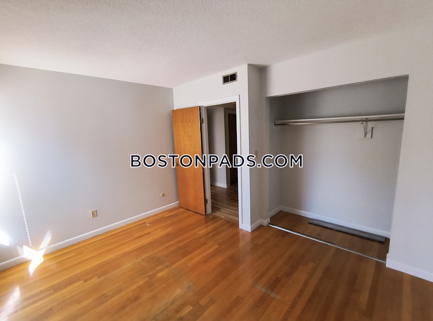 CAMBRIDGE - PORTER SQUARE - 3 Beds, 2 Baths - Image 35