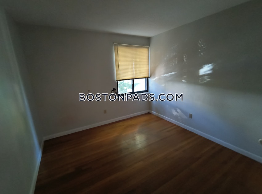 CAMBRIDGE - PORTER SQUARE - 3 Beds, 2 Baths - Image 33