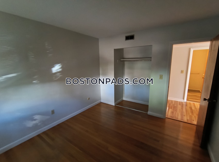 CAMBRIDGE - PORTER SQUARE - 3 Beds, 2 Baths - Image 32