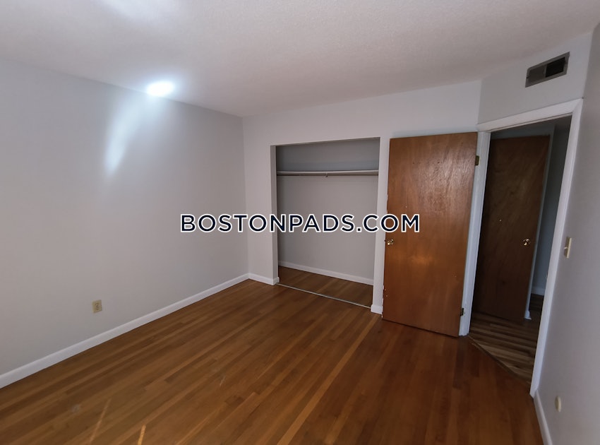 CAMBRIDGE - PORTER SQUARE - 3 Beds, 2 Baths - Image 29