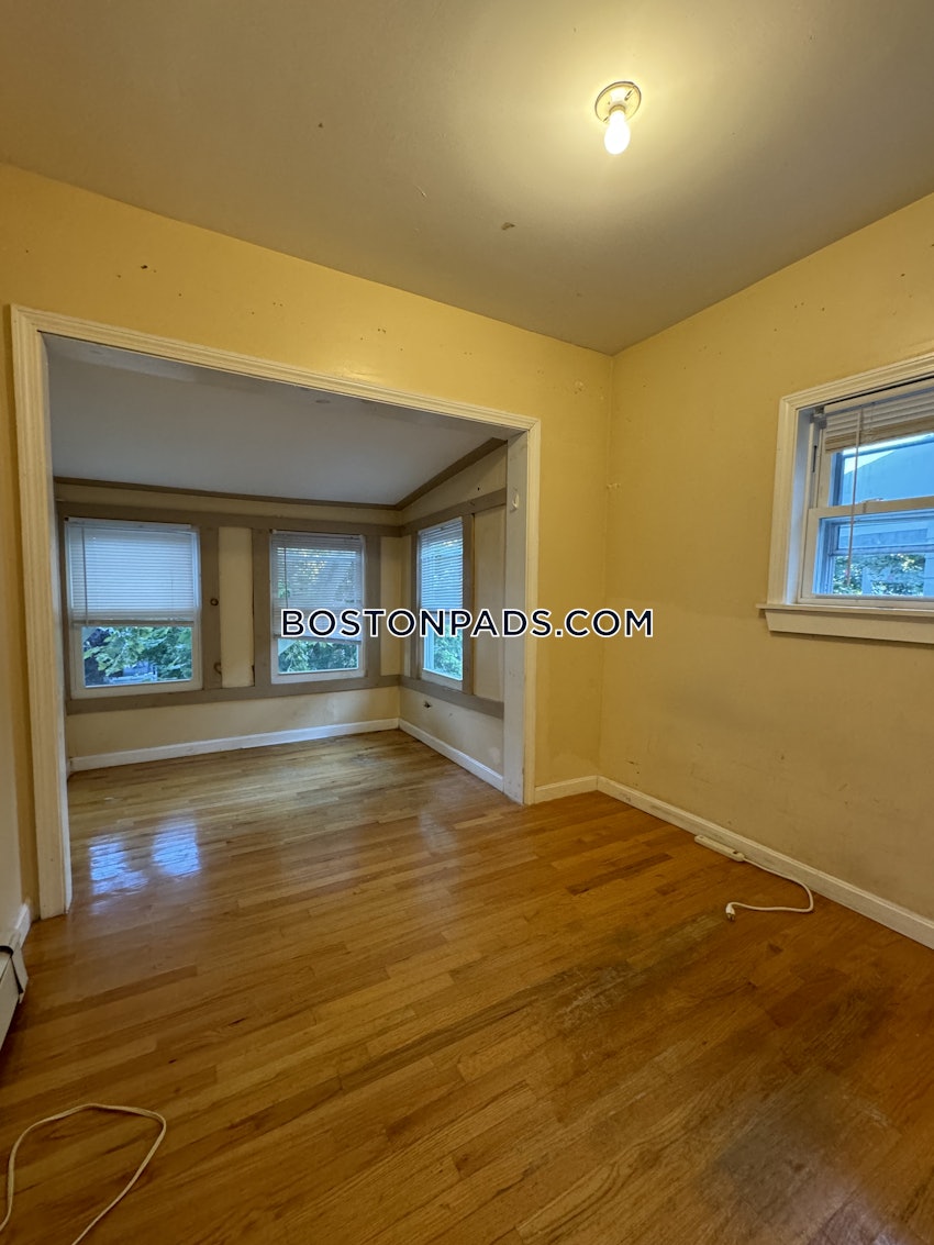 SOMERVILLE- DALI/ INMAN SQUARES - 5 Beds, 3 Baths - Image 13