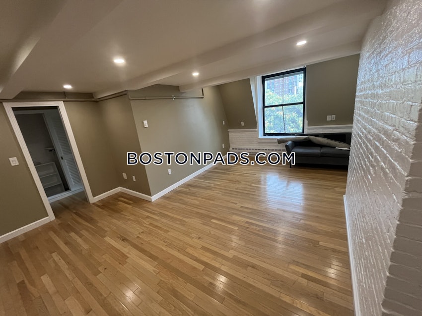 BOSTON - BACK BAY - 1 Bed, 1 Bath - Image 11