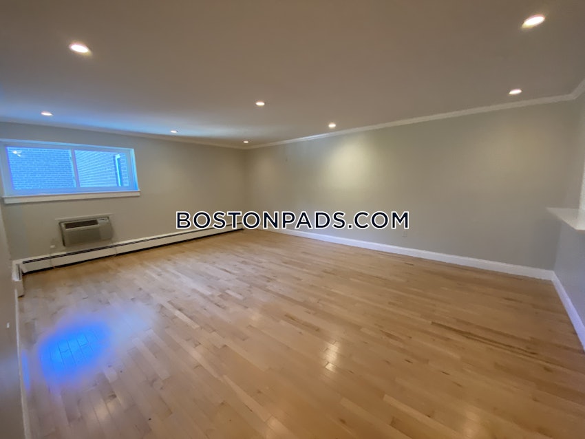 BOSTON - BRIGHTON - OAK SQUARE - 1 Bed, 1 Bath - Image 25