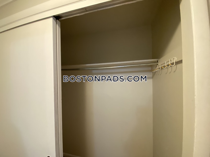 BOSTON - BRIGHTON - OAK SQUARE - 1 Bed, 1 Bath - Image 17