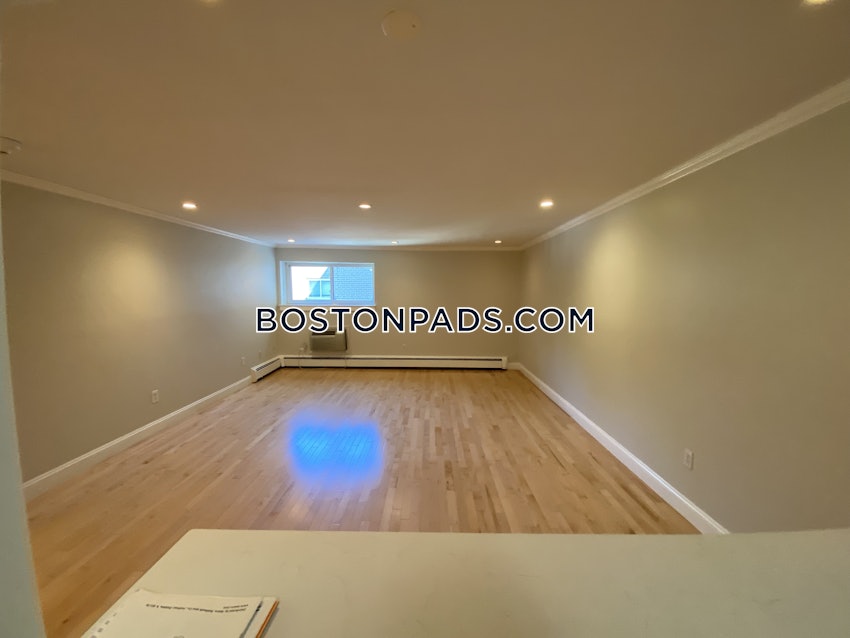 BOSTON - BRIGHTON - OAK SQUARE - 1 Bed, 1 Bath - Image 16