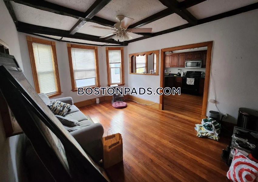 SOMERVILLE- WEST SOMERVILLE/ TEELE SQUARE - 4 Beds, 2 Baths - Image 1