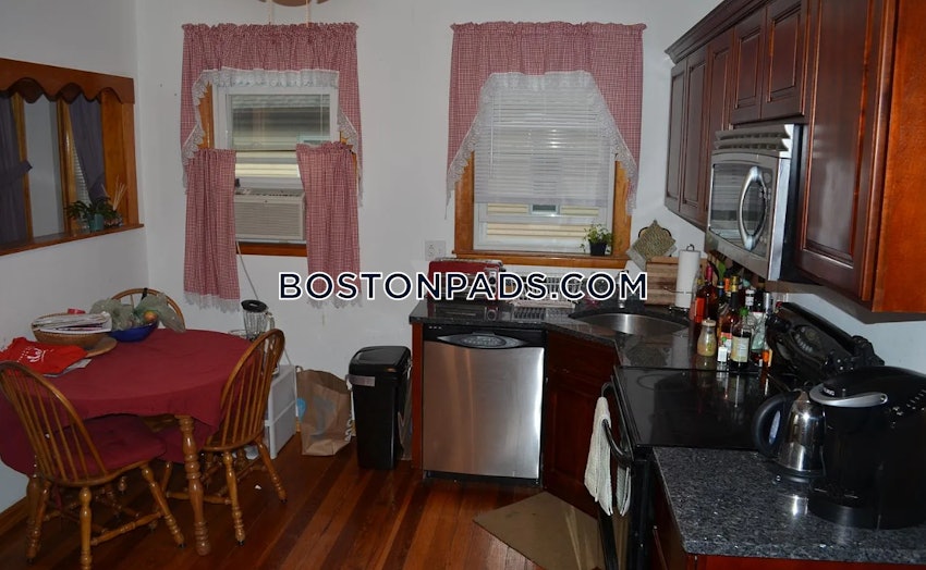 SOMERVILLE- WEST SOMERVILLE/ TEELE SQUARE - 4 Beds, 2 Baths - Image 8