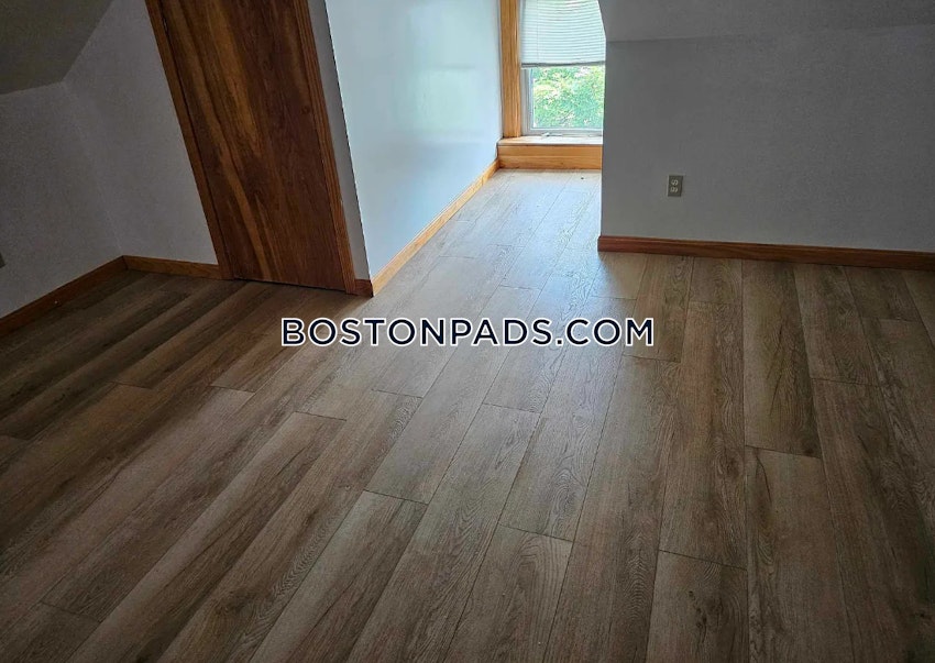 SOMERVILLE- WEST SOMERVILLE/ TEELE SQUARE - 4 Beds, 2 Baths - Image 9