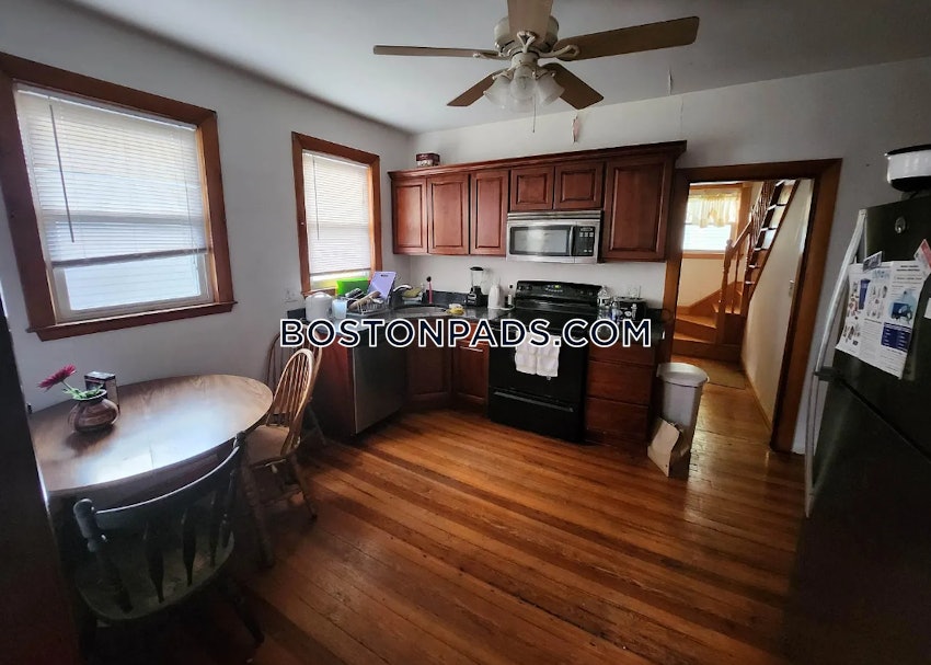 SOMERVILLE- WEST SOMERVILLE/ TEELE SQUARE - 4 Beds, 2 Baths - Image 10