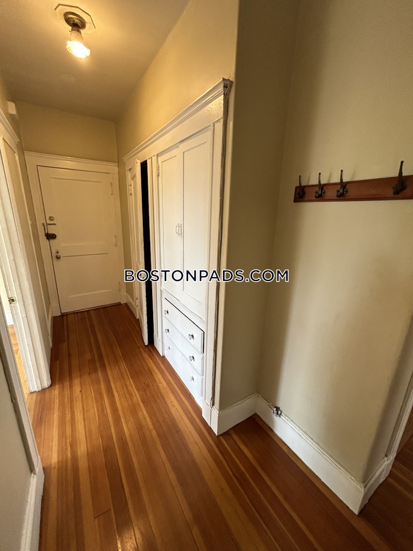 BOSTON - ALLSTON/BRIGHTON BORDER - 3 Beds, 1 Bath - Image 8