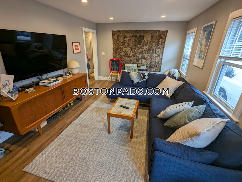 SOMERVILLE - WINTER HILL - 3 Beds, 1 Bath - Image 1