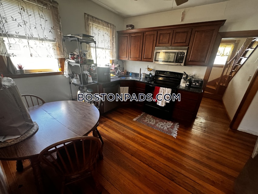 SOMERVILLE- WEST SOMERVILLE/ TEELE SQUARE - 4 Beds, 2 Baths - Image 7