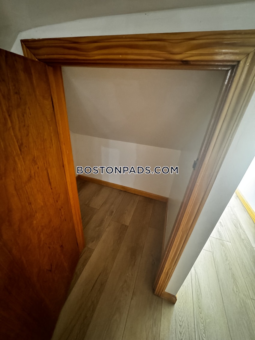 SOMERVILLE- WEST SOMERVILLE/ TEELE SQUARE - 4 Beds, 2 Baths - Image 23