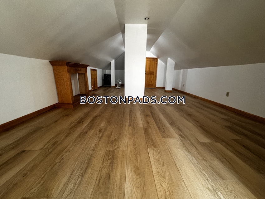 SOMERVILLE- WEST SOMERVILLE/ TEELE SQUARE - 4 Beds, 2 Baths - Image 22